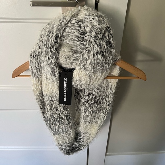 Karl Lagerfeld Ikonik Karl Ombre Infinity Scarf Grey Black White Knit (NWT) - Picture 3 of 5